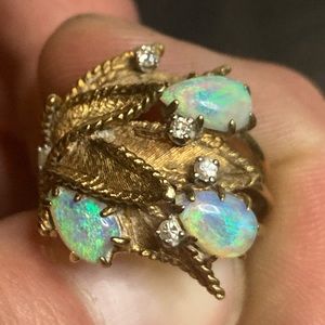 SPECTACULAR 14K GOLD , DIAMOND  AND FIRE OPAL RING SIZE 4.5